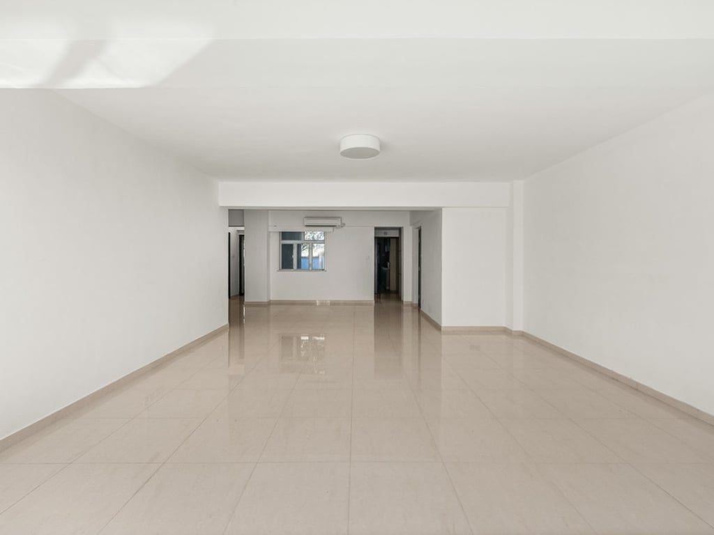 photo 4 — Alpine Court, Mid Levels West