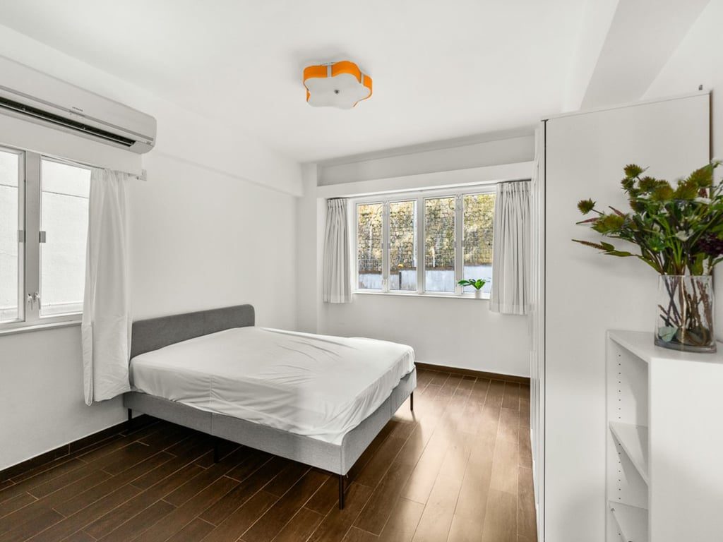 photo 6 — Alpine Court, Mid Levels West