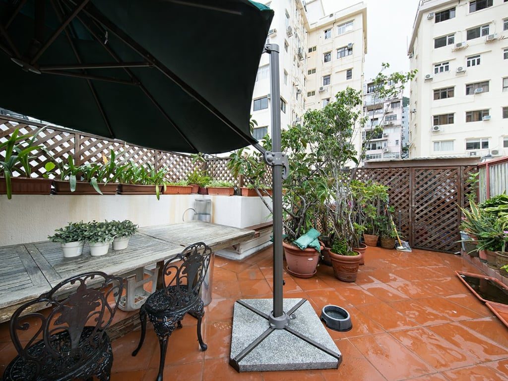 photo 13 — 39 Lyttelton Road, Mid Levels West