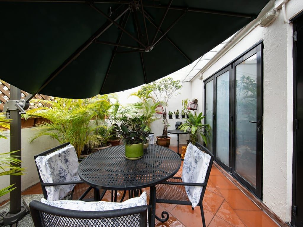 photo 4 — 39 Lyttelton Road, Mid Levels West