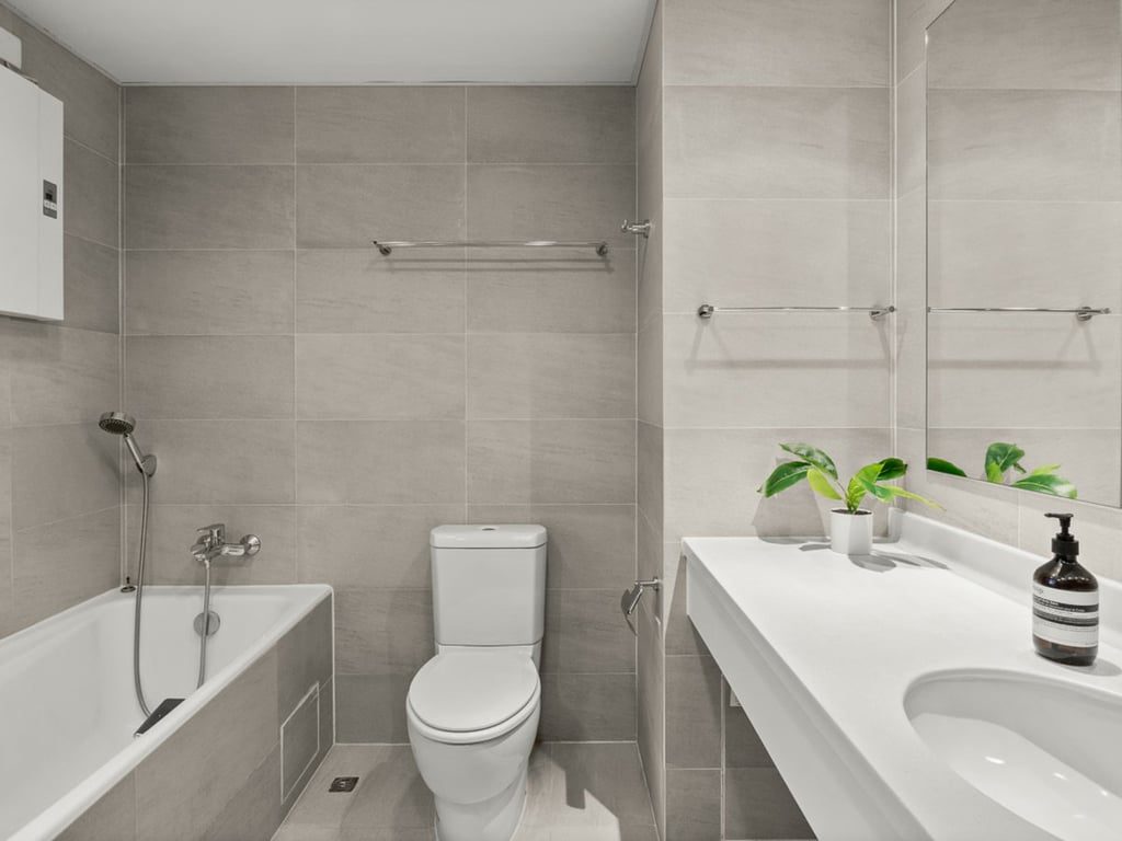 photo 5 — Clovelly Court, Mid Levels Central