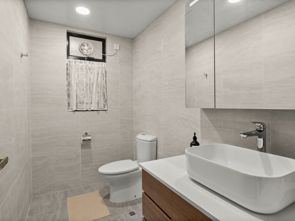 photo 8 — Clovelly Court, Mid Levels Central