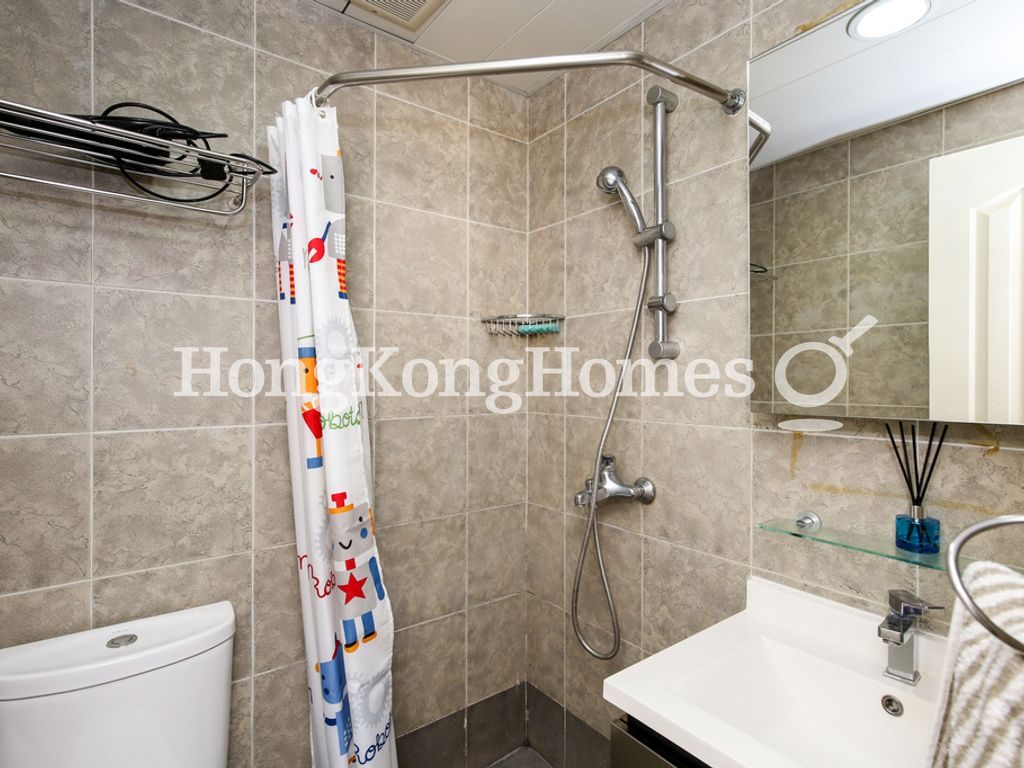 Guest Bathroom — Grandview Tower - Block B, Mid-levels East