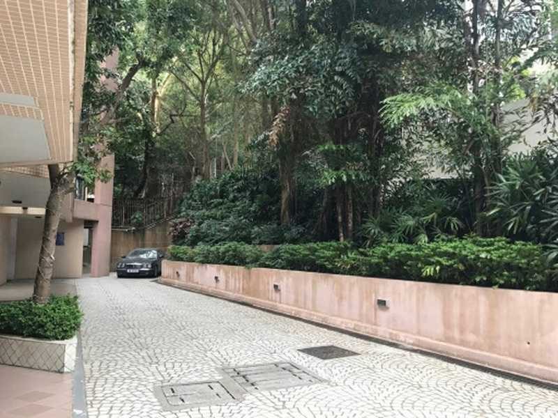 photo 10 — The Beachside, Repulse Bay