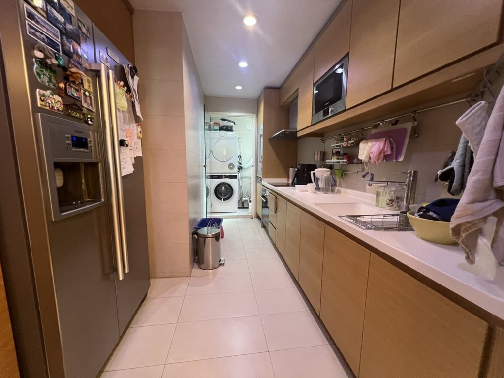 photo 8 — Seymour Place, Mid Levels West