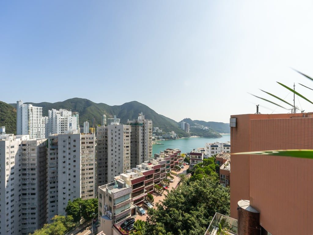 photo 2 — Belleview Place, Repulse Bay