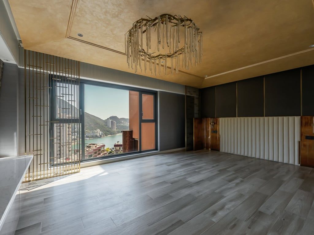photo 10 — Belleview Place, Repulse Bay