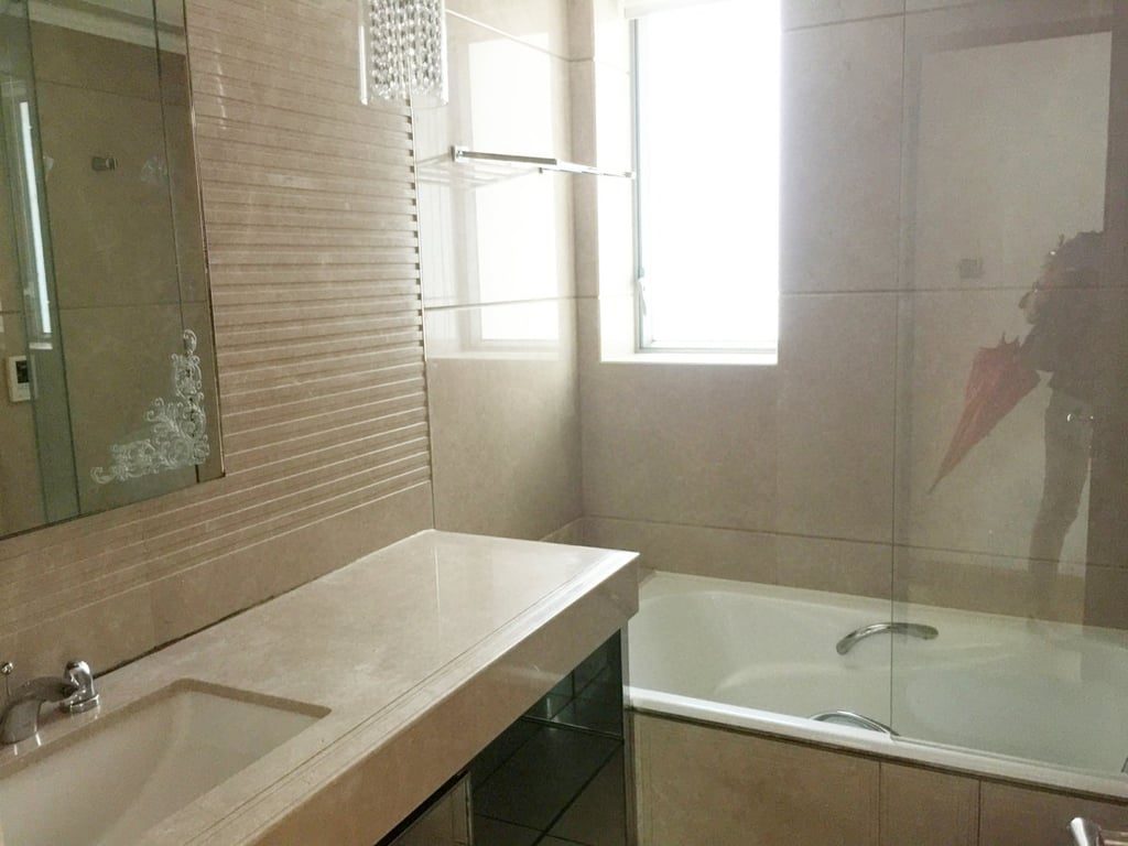 photo 4 — 31 Robinson Road, Mid Levels West