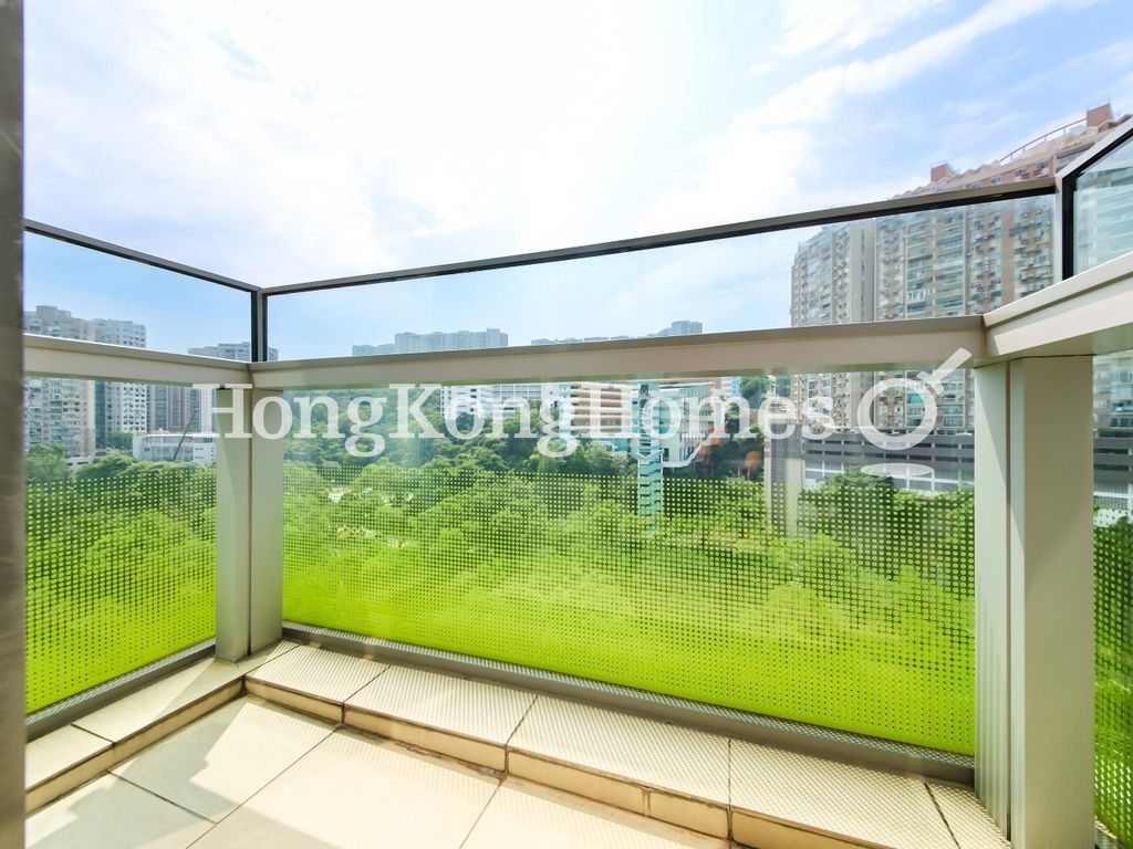 Balcony off Living and Dining Room — 形品，北角