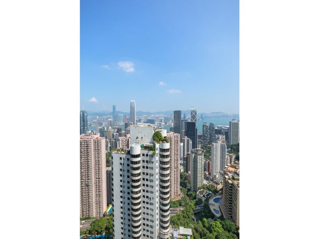 photo 13 — Century Tower I, Mid Levels Central
