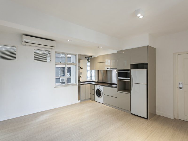 photo 2 — Woodland Court, Mid Levels West