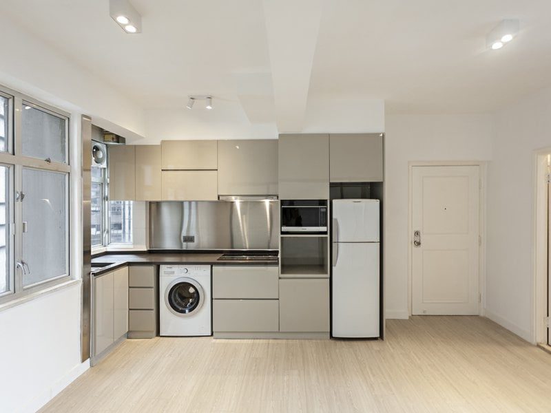 photo 3 — Woodland Court, Mid Levels West