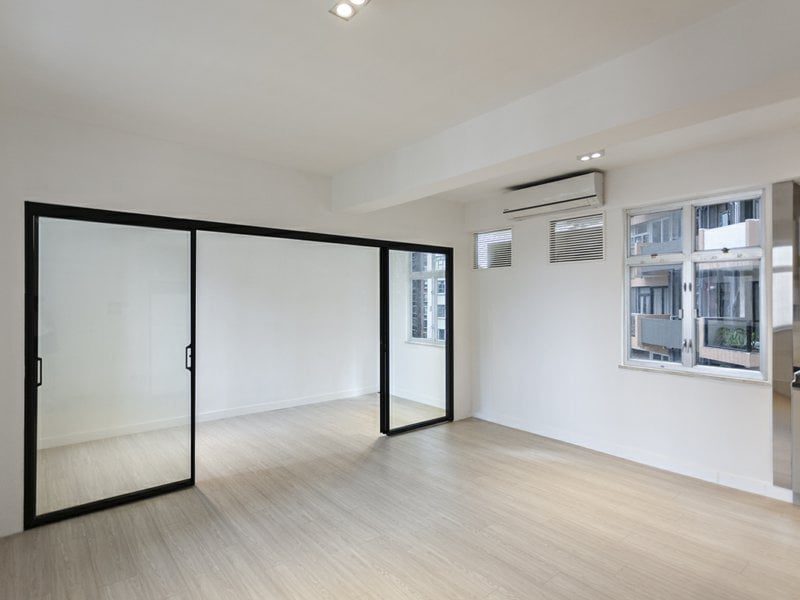 photo 4 — Woodland Court, Mid Levels West