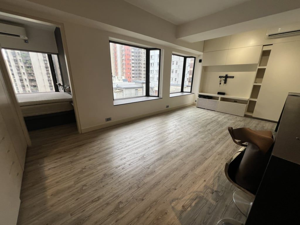photo 2 — Woodlands Terrace, Mid Levels West