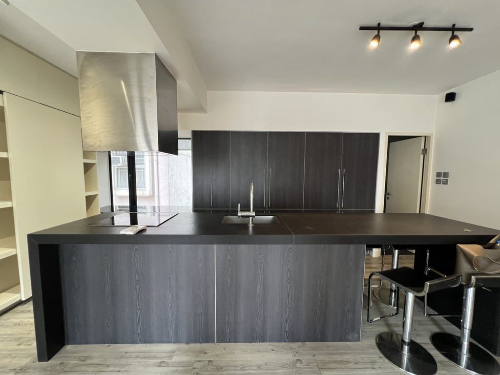 photo 4 — Woodlands Terrace, Mid Levels West