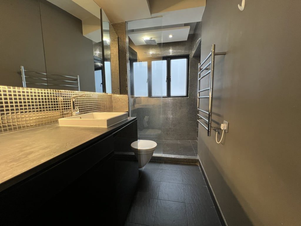 photo 5 — Woodlands Terrace, Mid Levels West