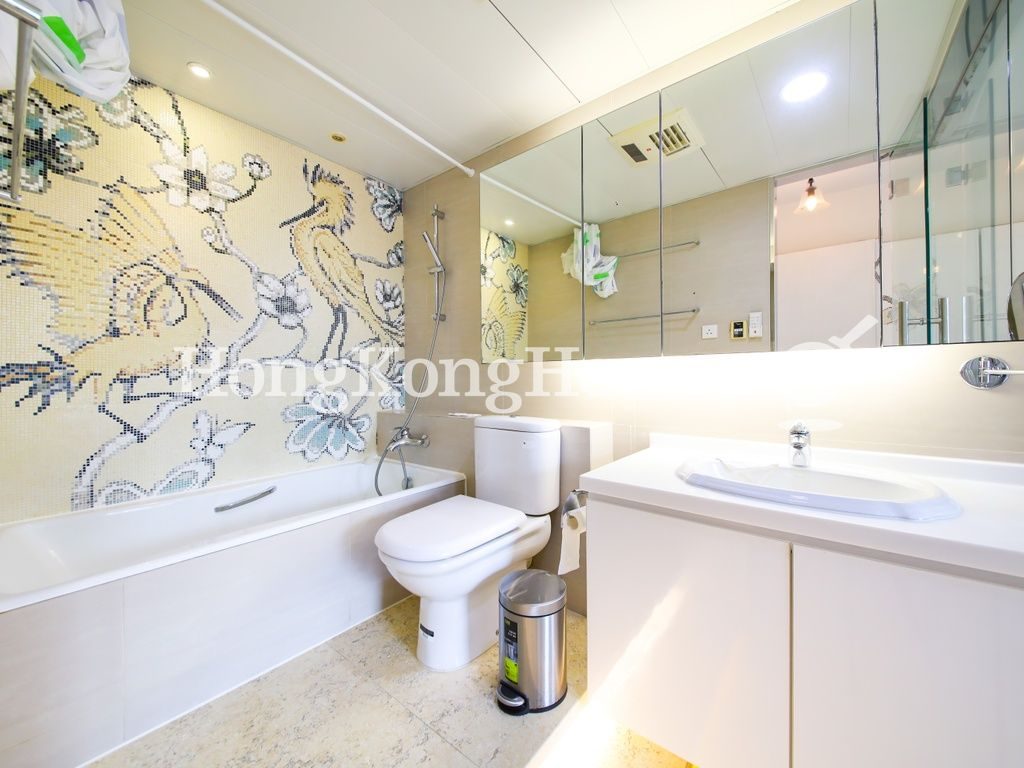 Master Bathroom — 禮賢閣，西半山