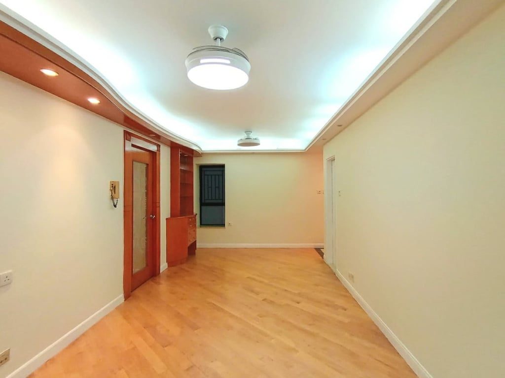 photo 2 — The Grand Panorama, Mid Levels Central