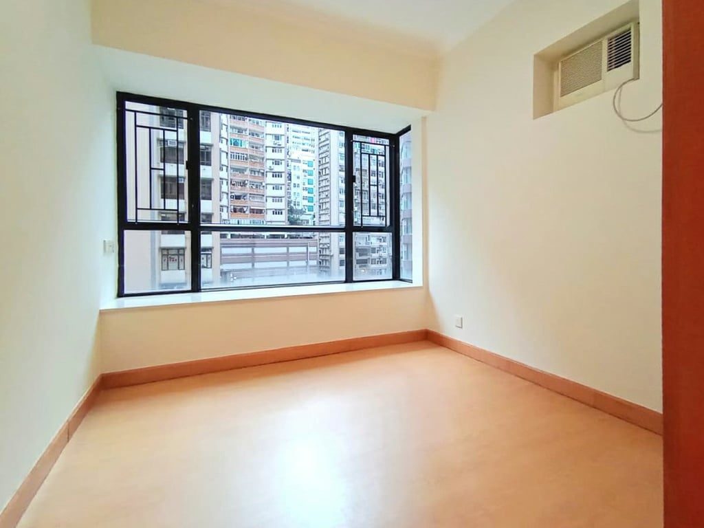 photo 3 — The Grand Panorama, Mid Levels Central