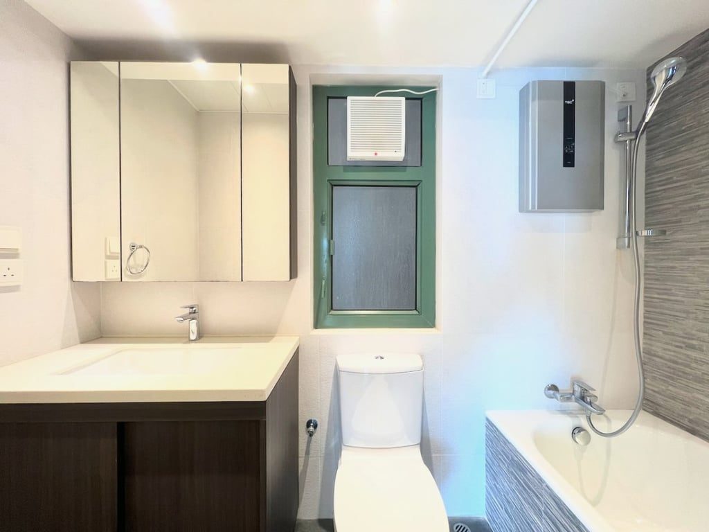 photo 11 — Robinson Place, Mid Levels West