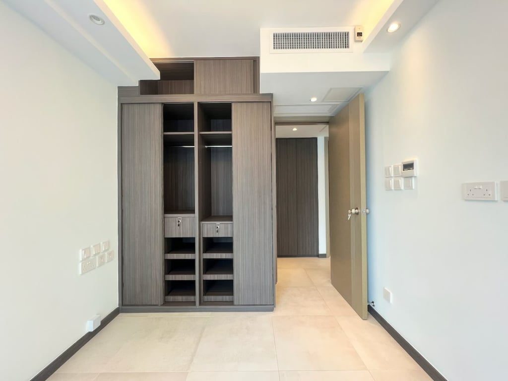 photo 14 — Robinson Place, Mid Levels West