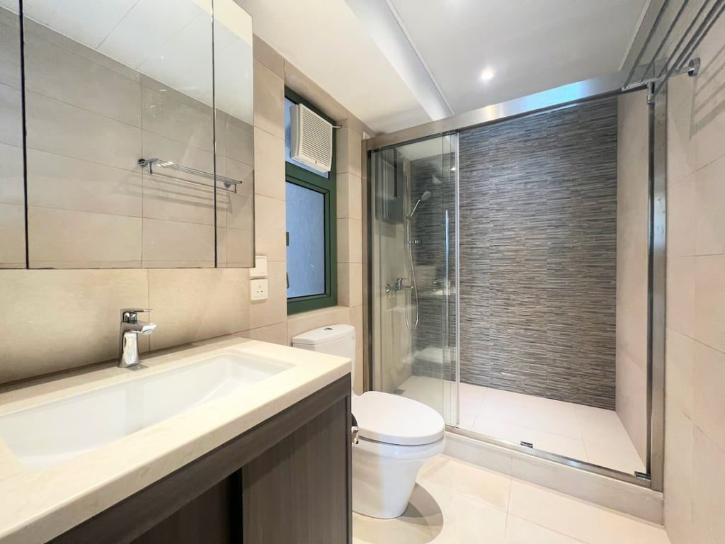 photo 15 — Robinson Place, Mid Levels West