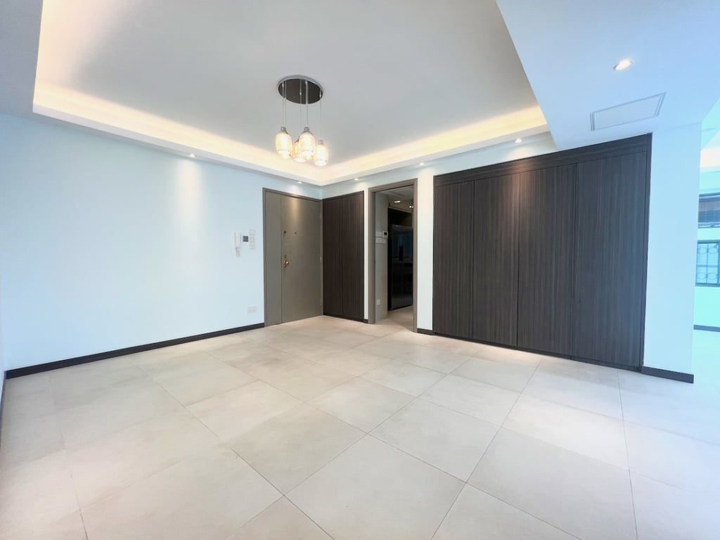 photo 4 — Robinson Place, Mid Levels West