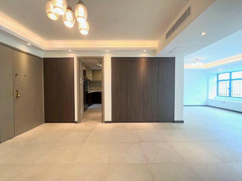 photo 5 — Robinson Place, Mid Levels West
