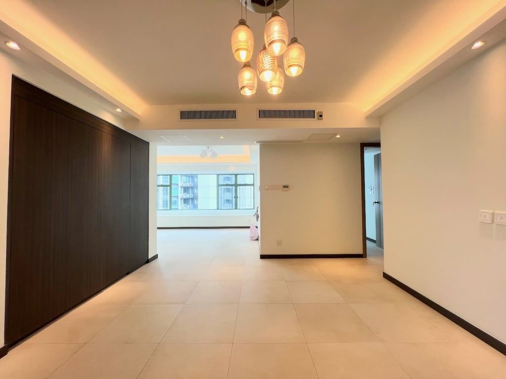 photo 7 — Robinson Place, Mid Levels West