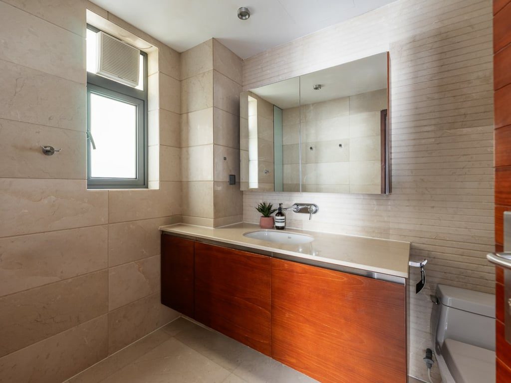 photo 9 — Repulse Bay Heights, Repulse Bay