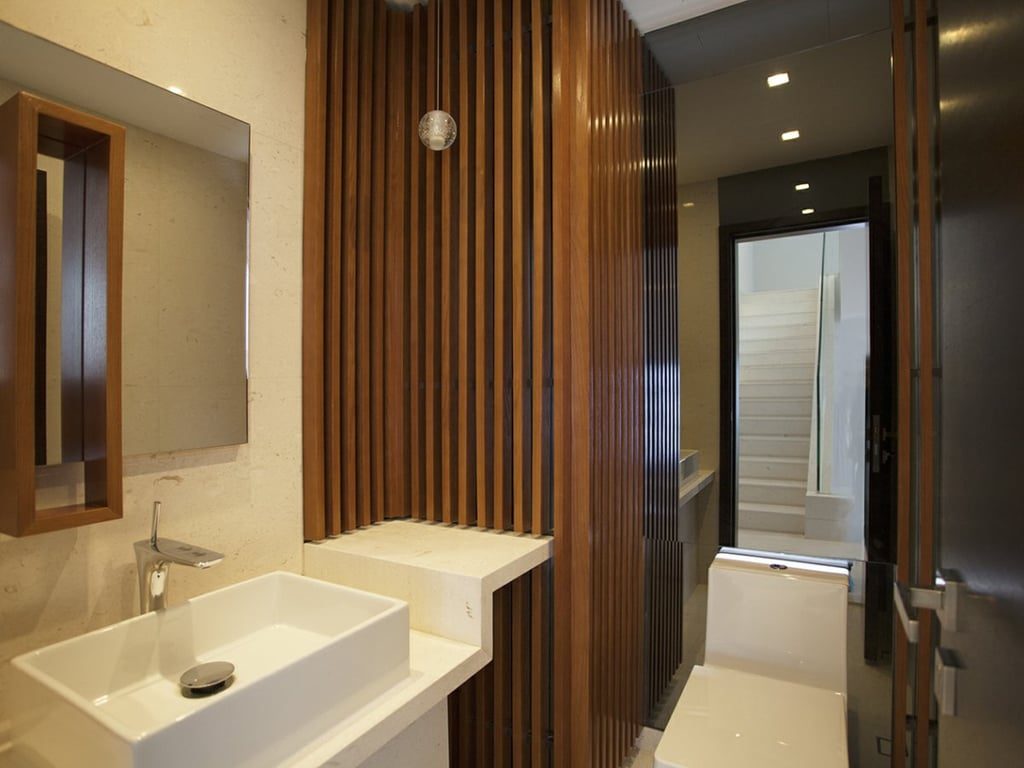 photo 12 — Redhill Peninsula - Cedar Drive, Tai Tam