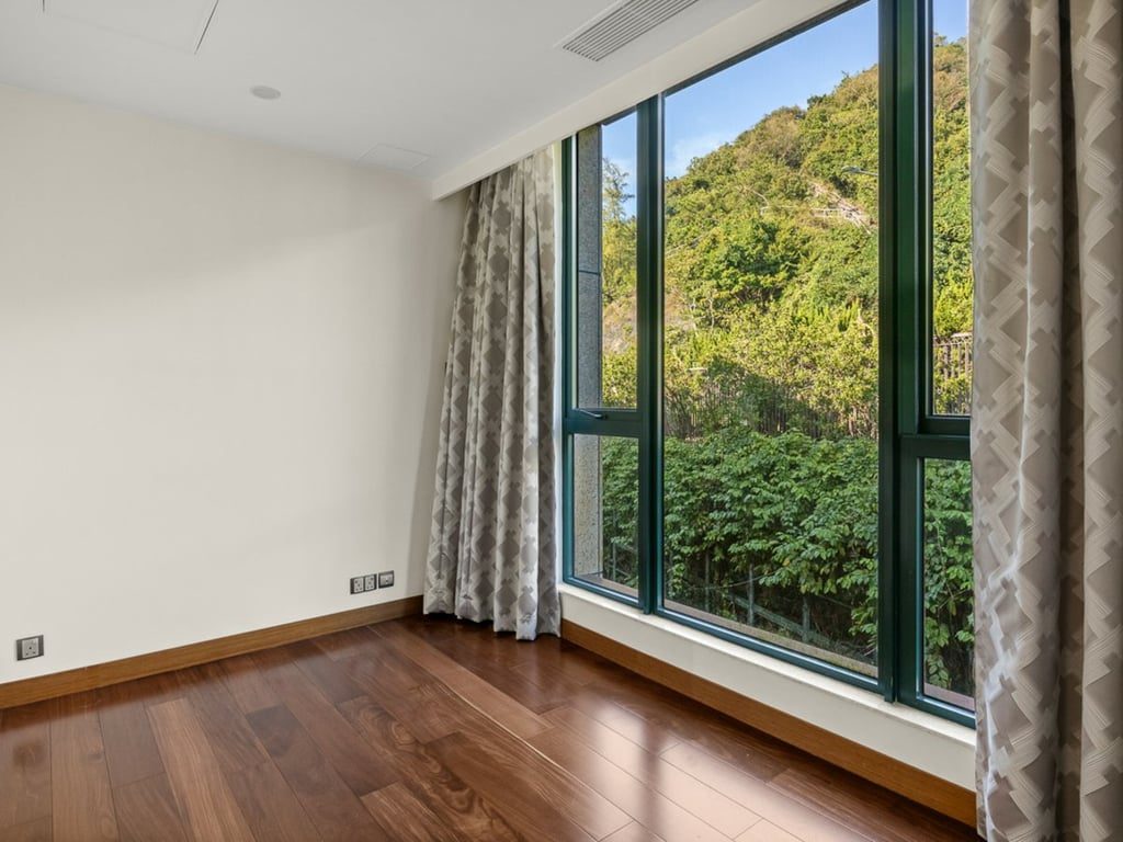 photo 11 — Le Palais, Tai Tam