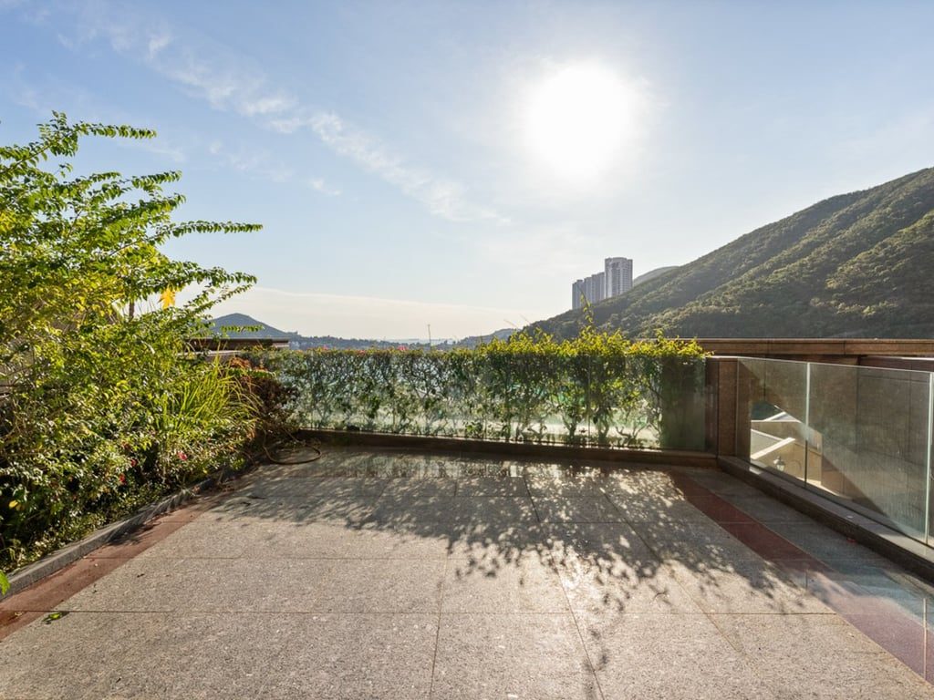 photo 2 — Le Palais, Tai Tam