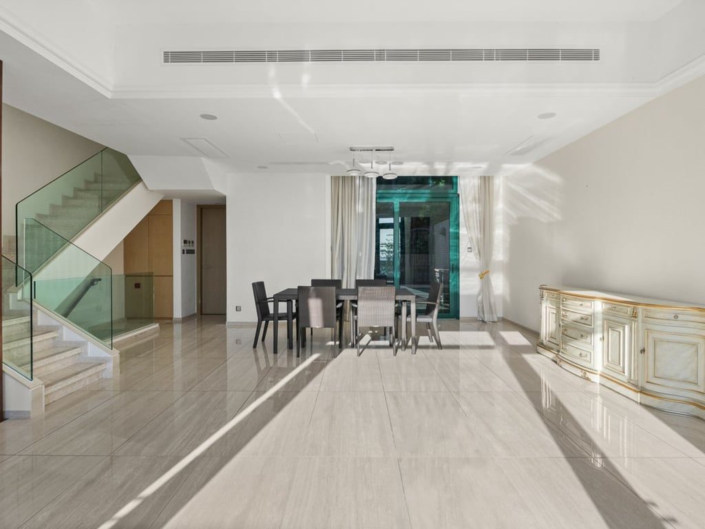 photo 3 — Le Palais, Tai Tam