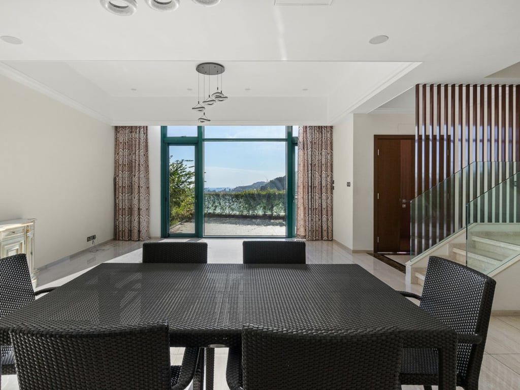 photo 4 — Le Palais, Tai Tam