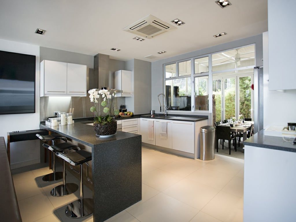 photo 5 — Redhill Peninsula - Palm Drive, Tai Tam