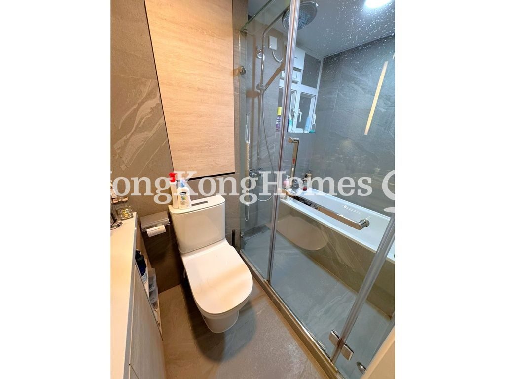 Master Bathroom — 康德大廈，北角