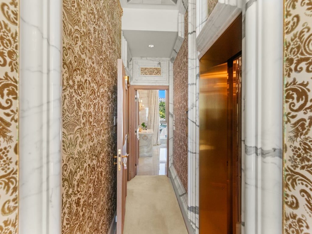 photo 22 — 3 Plunkett's Road, The Peak