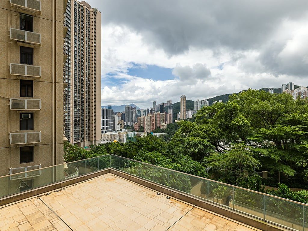 photo 18 — Broadwood Twelve, Happy Valley