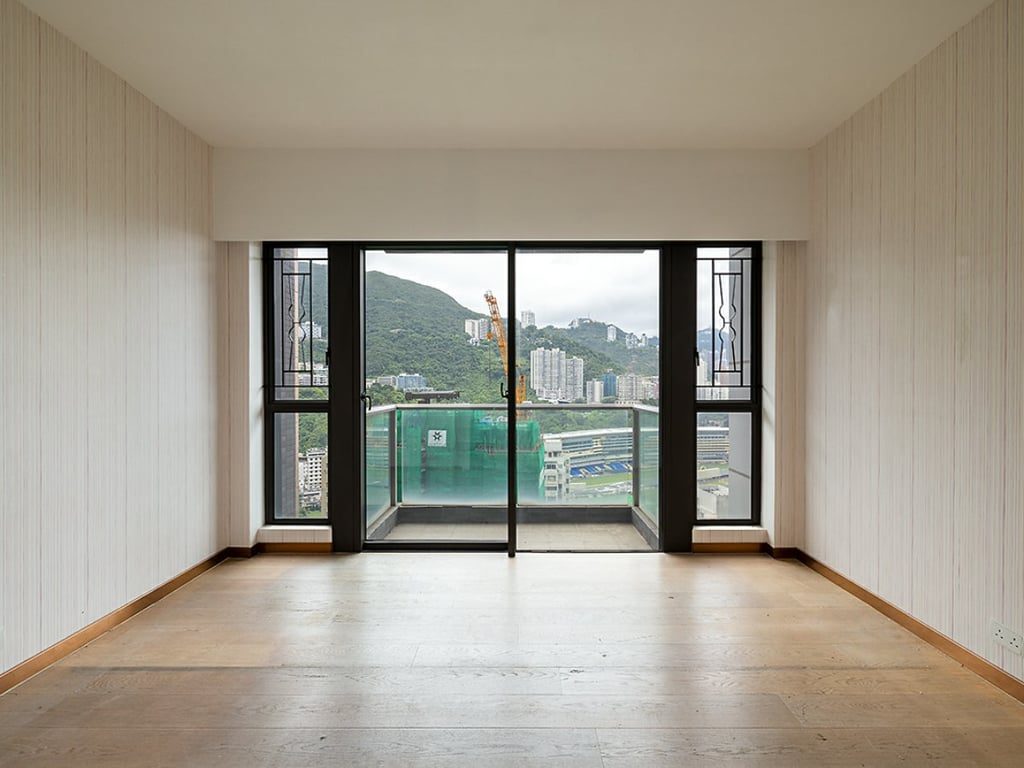 photo 5 — Broadwood Twelve, Happy Valley