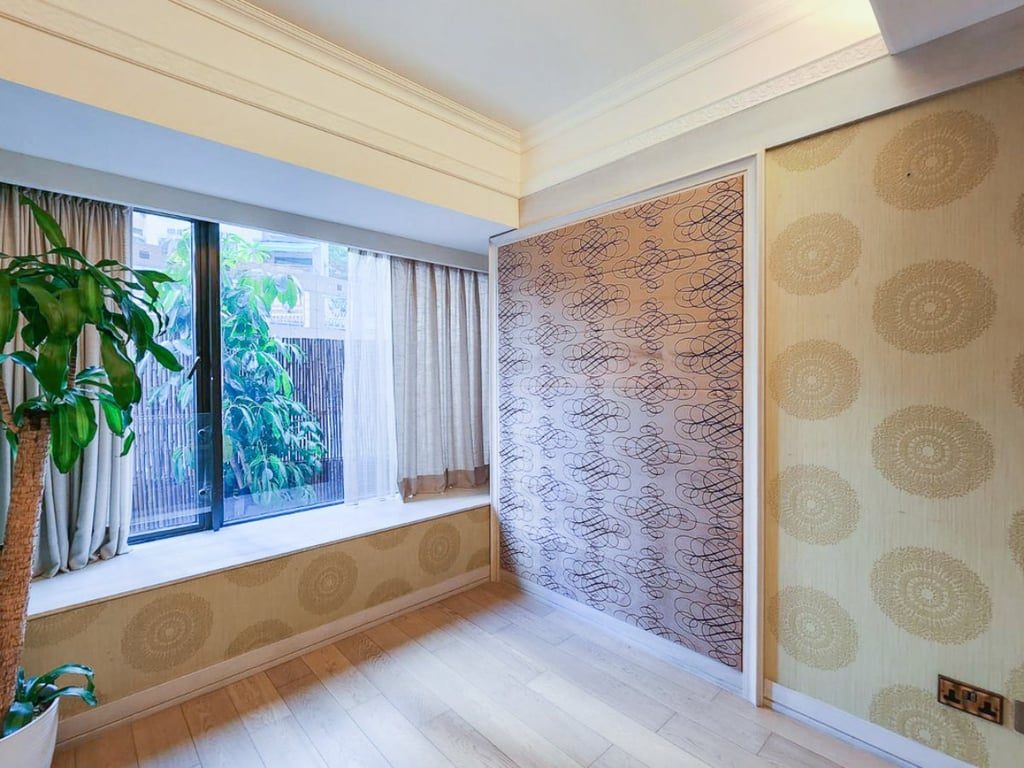 photo 12 — The Babington, Mid Levels West