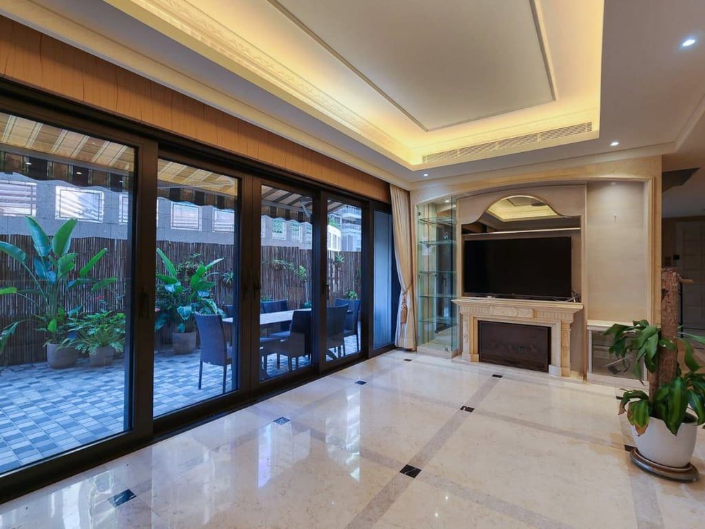 photo 10 — The Babington, Mid Levels West