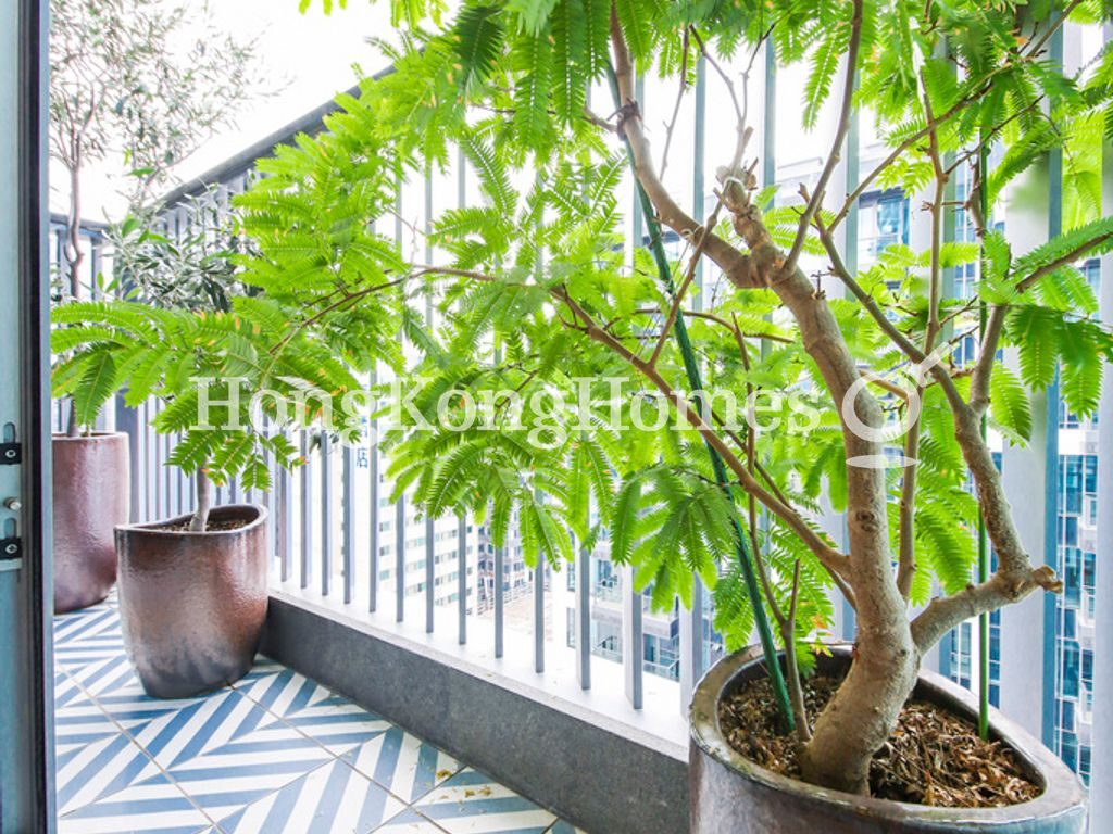 Balcony off Living and Dining Room — 瑧蓺，西營盤