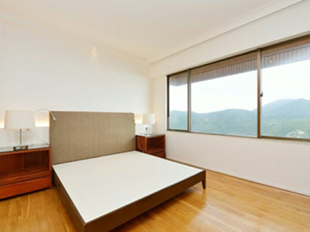 photo 5 — Hong Kong Parkview, Repulse Bay