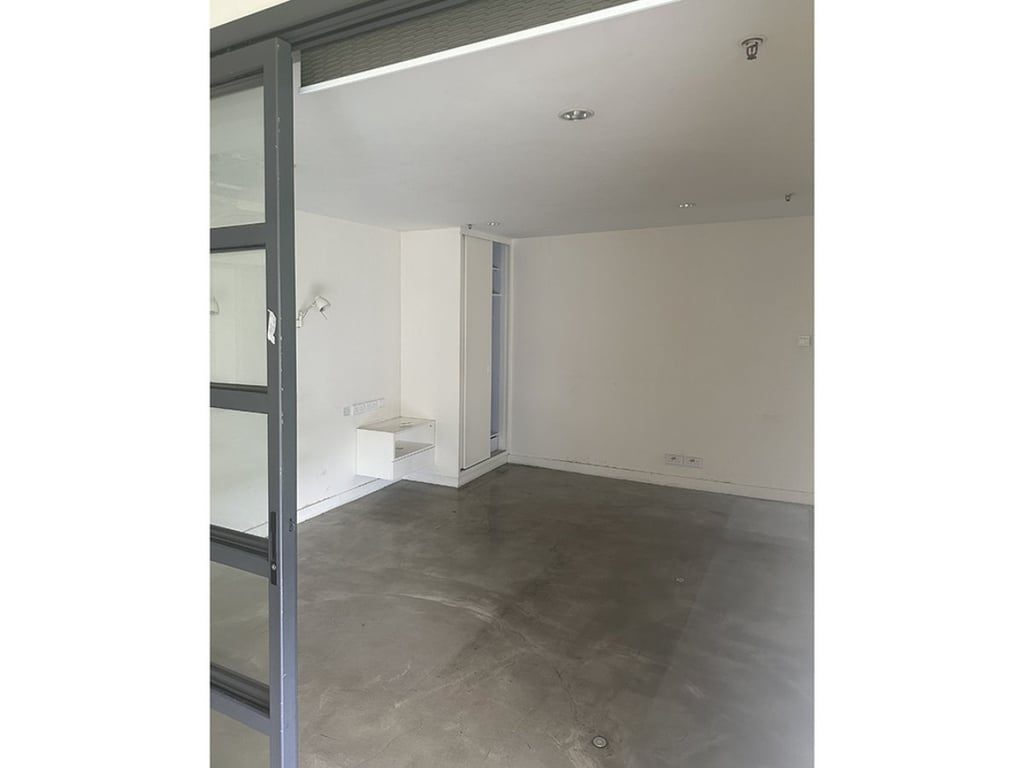 photo 11 — Derrick Industrial Building, Wong Chuk Hang
