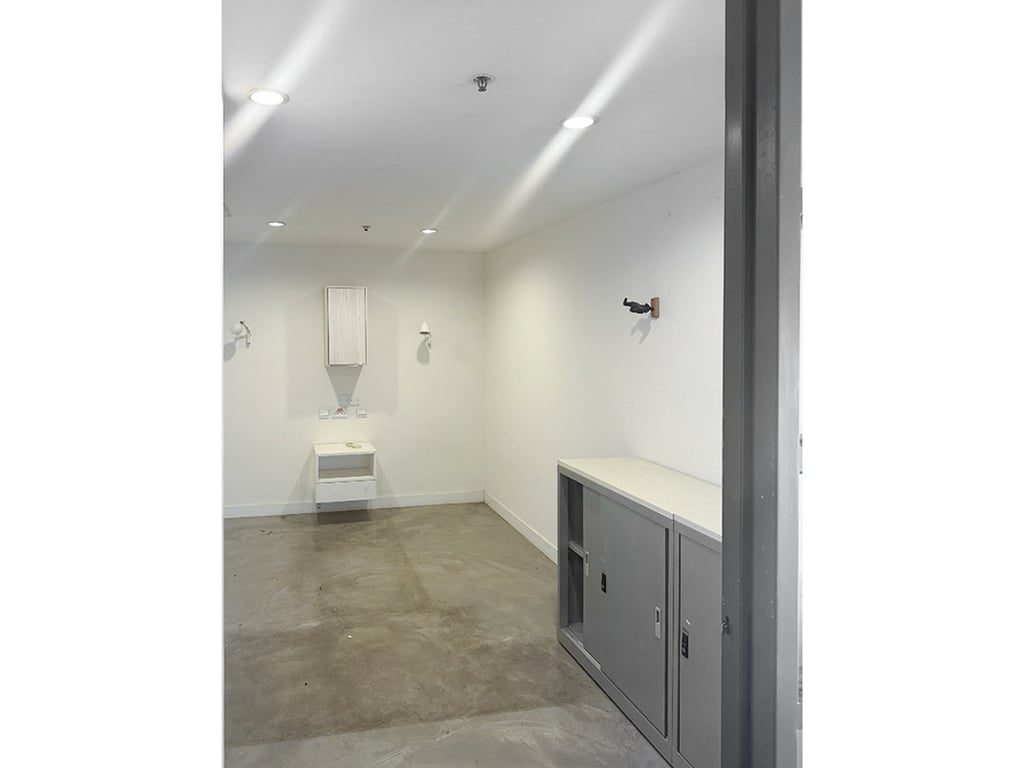 photo 13 — Derrick Industrial Building, Wong Chuk Hang