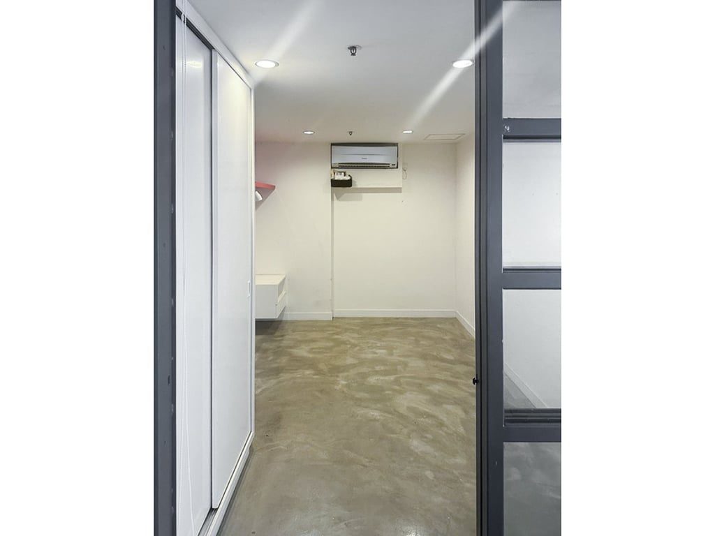 photo 14 — Derrick Industrial Building, Wong Chuk Hang