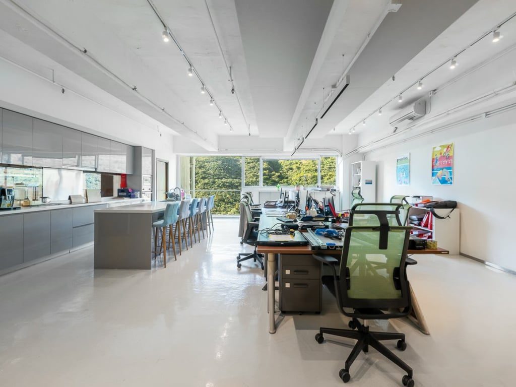 photo 14 — Derrick Industrial Building, Wong Chuk Hang