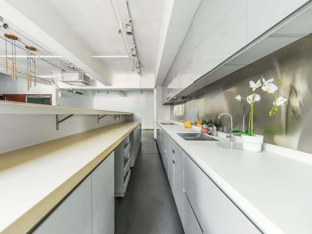 photo 7 — Derrick Industrial Building, Wong Chuk Hang