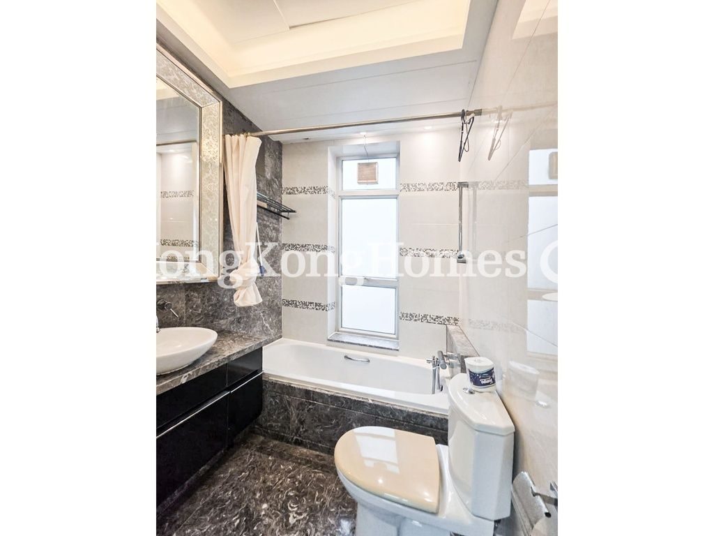 Guest Bathroom — Casa 880，鰂魚涌
